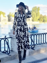Load image into Gallery viewer, White and Black Print Collar Long Sleeves Tiered Midi Dress