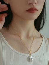 Load image into Gallery viewer, Baroque Pearl Drops Pendant Necklace