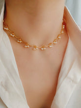 Load image into Gallery viewer, Gold Romantic Floral-Inspired Pearl Necklace
