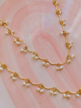Load image into Gallery viewer, Gold Romantic Floral-Inspired Pearl Necklace