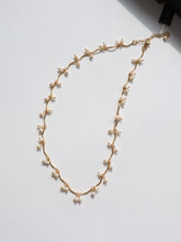 Load image into Gallery viewer, Gold Romantic Floral-Inspired Pearl Necklace