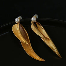 Load image into Gallery viewer, Golden Leaf Pearl Statement Earrings