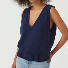 Load image into Gallery viewer, Women's Sleeveless Small Vest Sweater