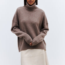 Load image into Gallery viewer, Simple Loose Turtleneck Pullover Sweater
