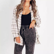 Load image into Gallery viewer, Plaid Buttons Down Long Sleeves Shirt