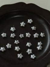 Load image into Gallery viewer, Simple Baroque Pearl Earrings