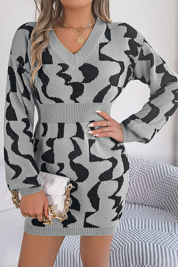 V-neck Contrast Color Long-sleeved Waist-hugging Sweater Dress