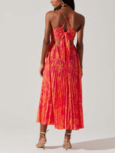 Load image into Gallery viewer, Chic Spaghetti Straps Printed Pleats Midi Dress
