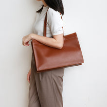 Load image into Gallery viewer, Large Leather Tote Bag Women&#39;s Shoulder Bag Briefcase
