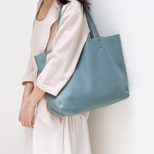 Load image into Gallery viewer, Handmade Leather Tote Bag Large Capacity Shoulder Handbag
