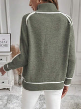 Load image into Gallery viewer, Gray and White Contrast Hem Knit Sweater
