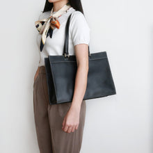 Load image into Gallery viewer, Large Leather Tote Bag Women&#39;s Shoulder Bag Briefcase
