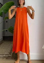 Load image into Gallery viewer, Simple Orange Sleeveless Plain Midi Dress
