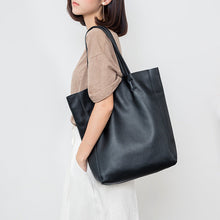Load image into Gallery viewer, Simple Leather Handbag Full Grain Leather Best Tote Bag For Ladies
