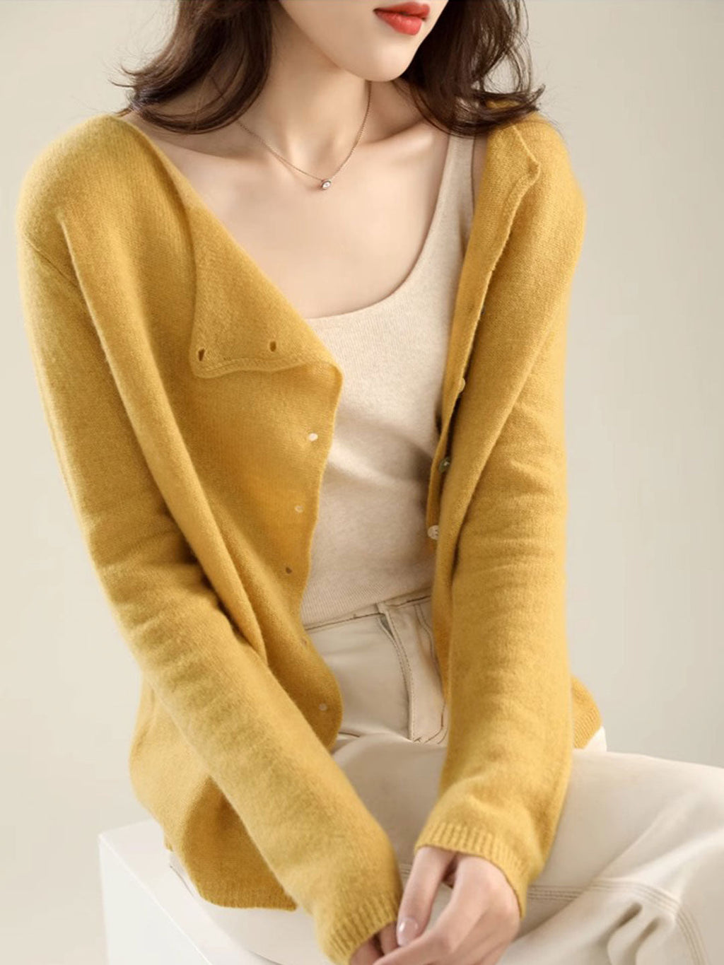 Classic Buttons Down Crew Neck Knitted Cardigan