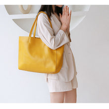 Load image into Gallery viewer, Handmade Leather Tote Bag Large Capacity Shoulder Handbag
