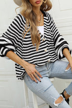 Load image into Gallery viewer, Long Sleeves Stripped V-neck Cardigan
