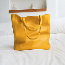 Load image into Gallery viewer, Handmade Leather Tote Bag Large Capacity Shoulder Handbag

