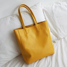 Load image into Gallery viewer, Handmade Leather Tote Bag Large Capacity Shoulder Handbag
