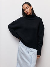 Load image into Gallery viewer, Simple Loose Turtleneck Long Sleeve Sweater
