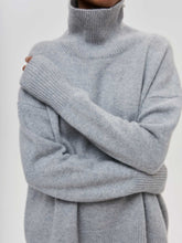 Load image into Gallery viewer, Simple Loose Turtleneck Long Sleeve Sweater
