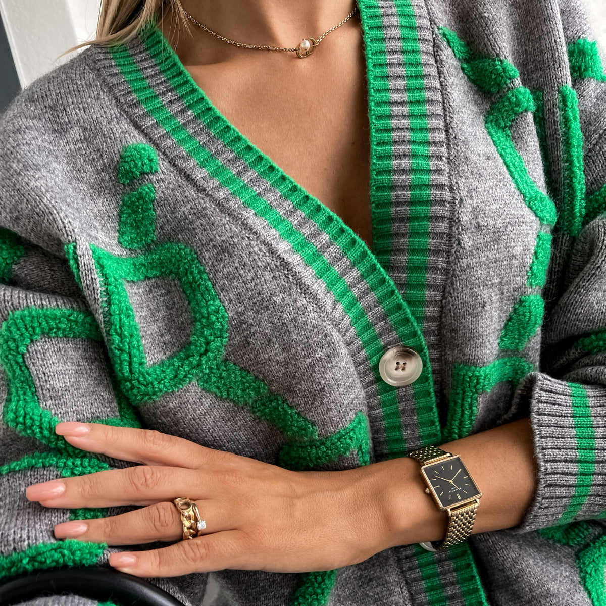 Contrast Letters Single-breasted Long-sleeved Knitted Cardigan