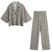 Load image into Gallery viewer, Green Floral Print Long Sleeves Top with Pants
