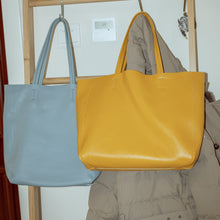 Load image into Gallery viewer, Handmade Leather Tote Bag Large Capacity Shoulder Handbag
