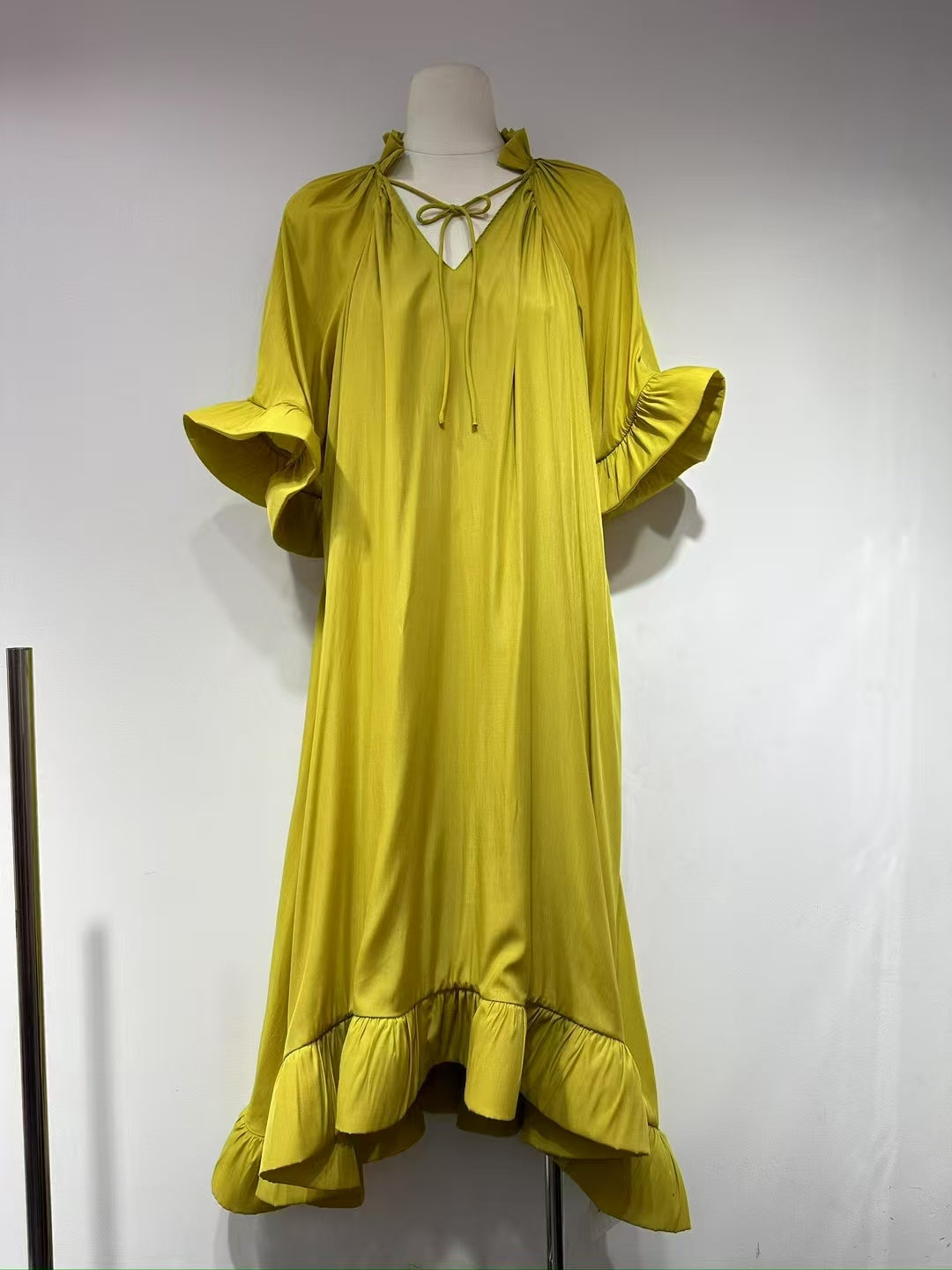 Elegant Bell Sleeves Loose Midi Dress