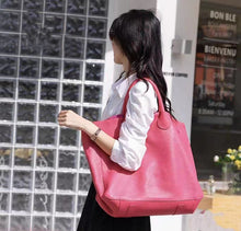 Load image into Gallery viewer, Large Classic Leather Tote Bag
