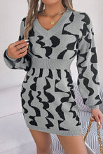 Load image into Gallery viewer, V-neck Contrast Color Long-sleeved Waist-hugging Sweater Dress
