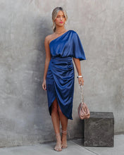 Load image into Gallery viewer, Sexy One Shoulder Irregular Pleated Party MIidi Dress
