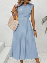 Load image into Gallery viewer, Blue Round Neck Sleeveless Pleated Midi Dress
