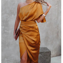 Load image into Gallery viewer, Sexy One Shoulder Irregular Pleated Party MIidi Dress
