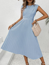 Load image into Gallery viewer, Blue Round Neck Sleeveless Pleated Midi Dress
