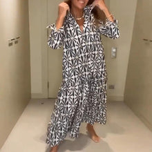 Load image into Gallery viewer, Black and White Print Long Sleeves Midi Dress
