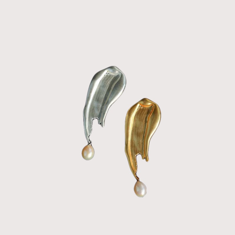 Asymmetrical Brushstroke Pearl Brooch