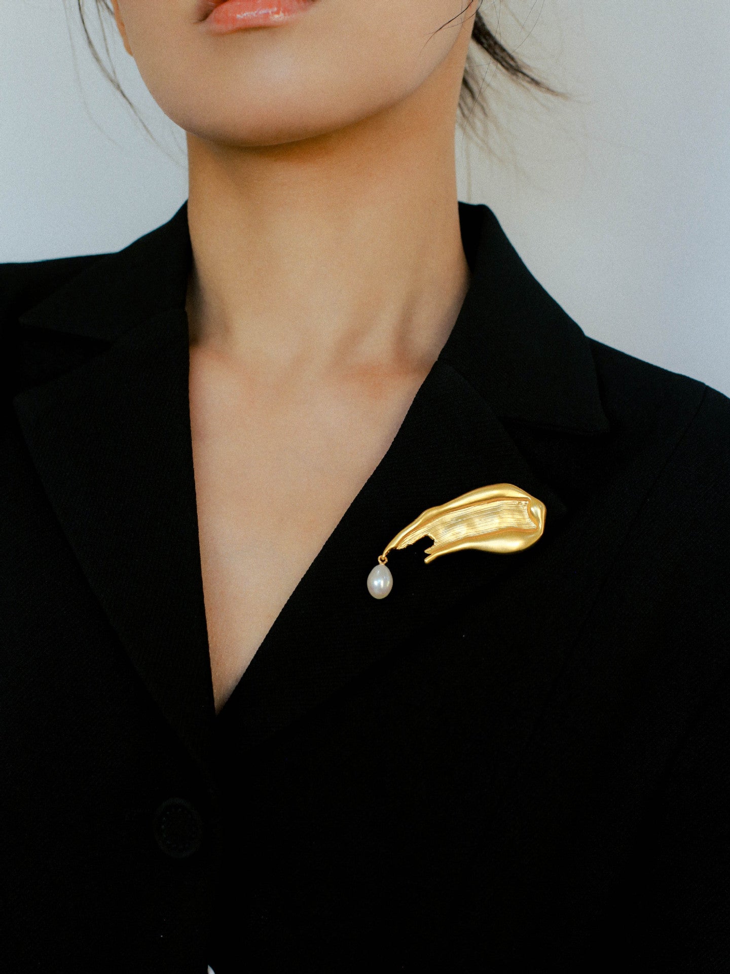Asymmetrical Brushstroke Pearl Brooch