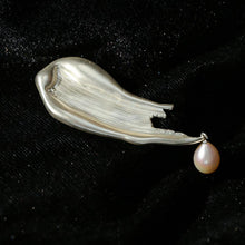 Load image into Gallery viewer, Asymmetrical Brushstroke Pearl Brooch
