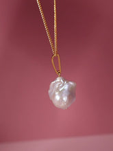 Load image into Gallery viewer, Baroque Pearl Drops Pendant Necklace
