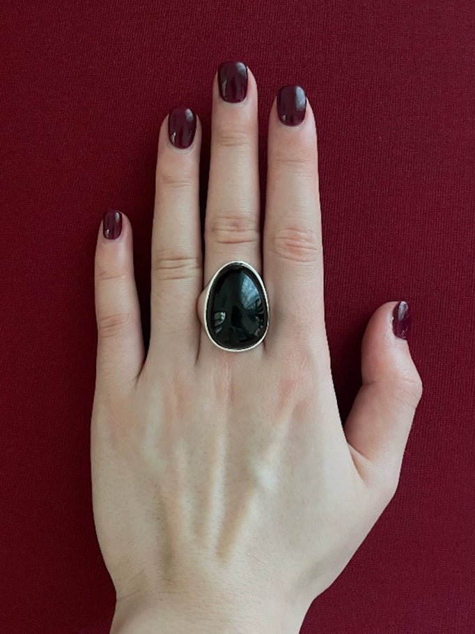 Classic Black Onyx Oval Egg Ring