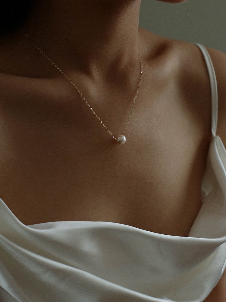 Dainty Pearl Pendant Necklace