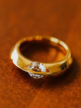 Load image into Gallery viewer, Gold Spinning Star Ring
