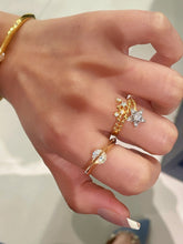 Load image into Gallery viewer, Gold Spinning Star Ring
