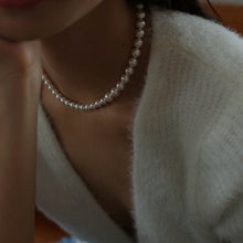 Load image into Gallery viewer, Gradient Collarbone T-Bar Pearl Necklace

