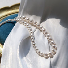 Load image into Gallery viewer, Gradient Collarbone T-Bar Pearl Necklace

