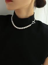 Load image into Gallery viewer, Gradient Collarbone T-Bar Pearl Necklace

