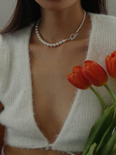 Load image into Gallery viewer, Gradient Collarbone T-Bar Pearl Necklace

