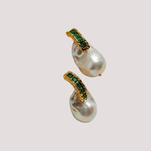 Load image into Gallery viewer, Green Cubic Zirconia Baroque Pearl Earrings
