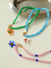 Load image into Gallery viewer, Handmade Cat Eye Sunflower Beaded Necklace
